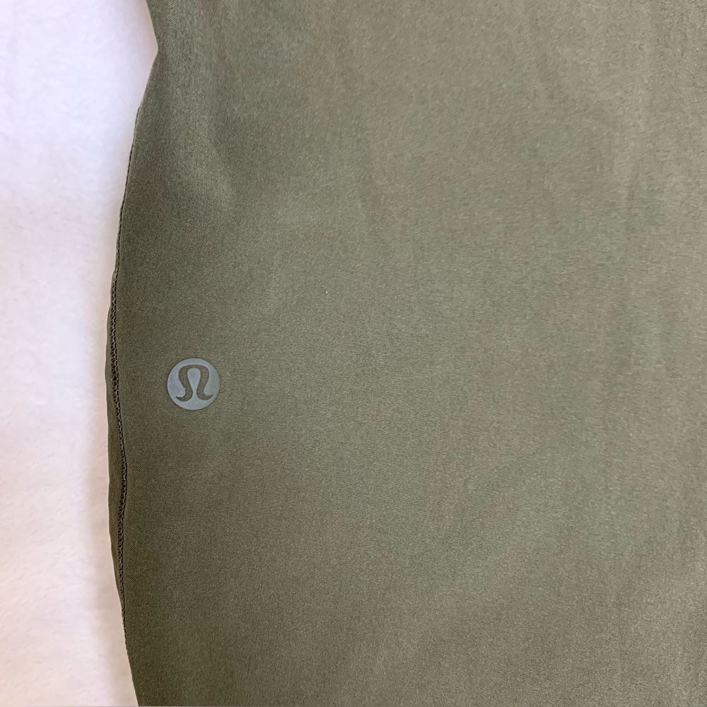 Lululemon Women’s Keep it Classic Crop Green Pants 23” Size 12 Mid Rise - Picture 8 of 13